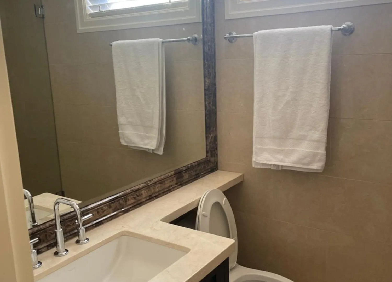 Campus Haven Apartment Vancouver Homestay